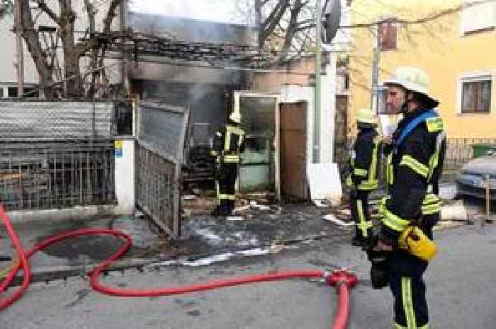 Feuerwehr rückt wegen Garagenbrand in Yorckstraße zu Einsatz aus News