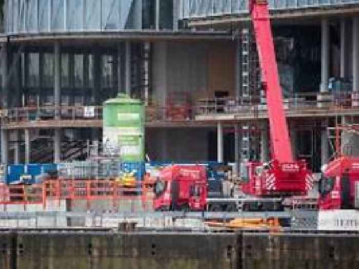 Bergung nach Unglück im Hamburg Todesopfer liegt unter schweren