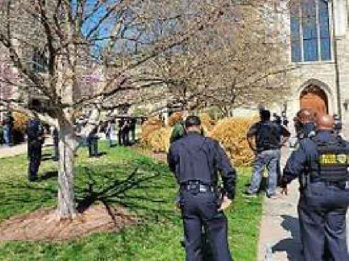 Polizei Erschie t T terin Angreiferin Erschie t Mindestens F nf