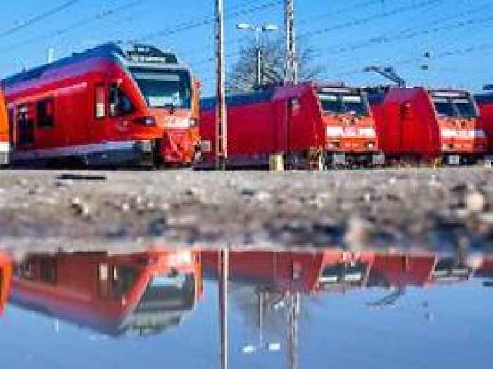 Kein Durchbruch Absehbar: EVG Lehnt Neues Angebot Der Bahn Ab - News ...