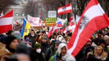 40.000 Menschen protestieren gegen Corona-Maßnahmen in Wien