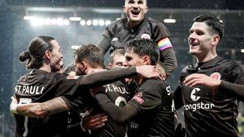 2. Liga - Party vor vorsichtigen Fans: FC St. Pauli ist Herbstmeister