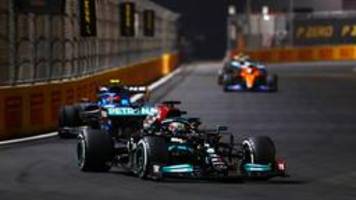 Formel 1 in Saudi-Arabien: Hamilton gewinnt harten Zweikampf