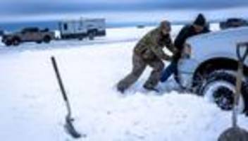 USA und Kanda: Schneesturm verursacht massive Strom- und Flugausfälle
