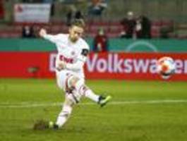 Weil sich Kölns Florian Kainz selbst anschießt, jubelt der HSV