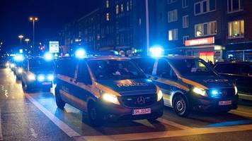 Rund 1700 Demonstranten gegen Corona-Maßnahmen in Kiel