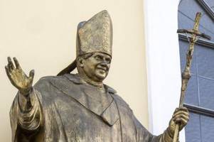 Studie zu Missbrauch im Münchner Erzbistum belastet Papst Benedikt und Kardinal Marx