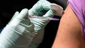 Corona-Politik: Erste Initiative für Impfpflicht ab 18
