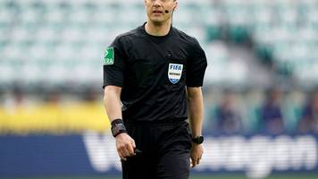 DFB-Referee: Zwayers Zukunft offen - Schiedsrichter-Chef unterstützt