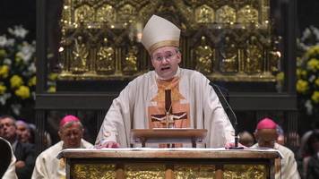 Missbrauch in der Katholischen Kirche: Bischof fordert Schuldeingeständnis von Benedikt XVI