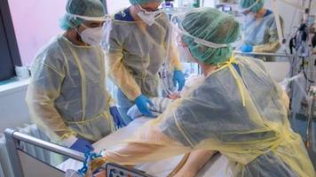 Pandemie - Neuer Höchststand: Mehr als 200.000 Corona-Neuinfektionen