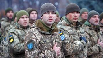 Konflikt mit Russland | Ukrainer klagt: Wir leben schon seit Jahren im Krieg