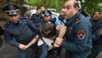 nikol paschinjan: 250 menschen bei protesten in armenien festgenommen