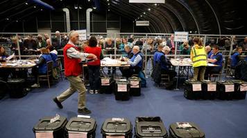 regionalwahlen - auszählung von nordirland-wahl: sinn fein vorn