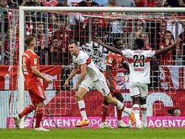 Bielefeld ist quasi abgestiegen: VfB trotzt Ibiza-Bayern und lässt Hertha zittern