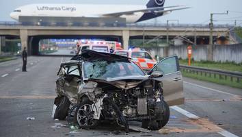 Nahe des Flughafens - Doppel-Crash auf der A3: Ein Toter, neun Schwerverletzte bei Frankfurt