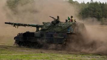 Ukraine | Ukrainer für Panzerhaubitzen-Ausbildung in Deutschland eingetroffen