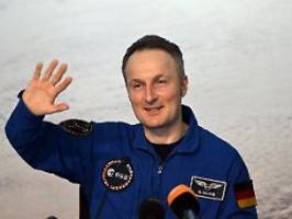 Mussten sie stark unterstützen: Astronaut Maurer wird zum Touristenführer auf ISS
