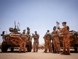Zeigen Flagge für Sicherheit: Bundeswehreinsatz in Westafrika geht weiter