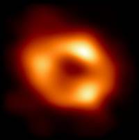 erfolg mehrerer forschungsinstitute - erstes bild vom schwarzen loch im zentrum unserer galaxie veröffentlicht