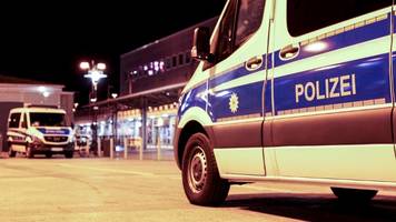 Dortmund: Mann trägt Hakenkreuz und Wurfmesser im Kinderwagen