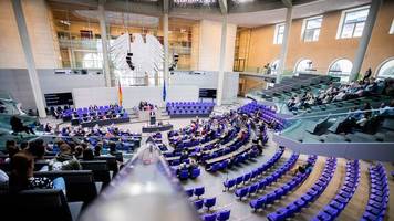 Wahlrecht: Ampel-Politiker wollen Bundestag-Begrenzung auf 598 Sitze