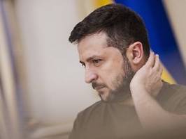 Süden soll befreit werden: Selenskyj bereitet Ukraine auf Monate des Krieges vor