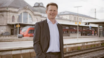 „Neue Ära des Reisens“: Viel versprochen, wenig gehalten: Die Kritik am Bahn-Chef Lutz nimmt zu