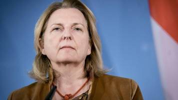 Ukraine-Krieg – die Lage am Montag: Rosneft: Österreichs Ex-Ministerin Kneissl gibt Posten auf