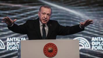 Skurrile Forderungen - Türkei fordert Auslieferung eines Toten, damit Finnland und Schweden in die Nato dürfen