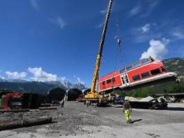 Tote bei Zugunglück in Bayern: Ermittlungen richten sich gegen drei Bahnmitarbeiter