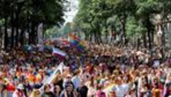 lgbtqia+: hunderttausende weltweit feiern pride month