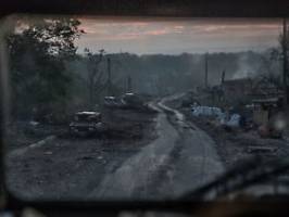 Die Kriegsnacht im Überblick: Scholz auf dem Weg nach Kiew - Erbitterte Kämpfe um Luhansk