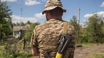 ++ Ukraine-Krieg im Newsblog ++ Russische Medien führen in Ukraine gefangene US-Soldaten vor