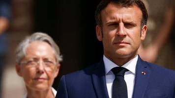 Nach Wahlschlappe: Macron lehnt Rücktritt von Premierministerin ab