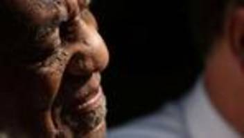 Bill Cosby: Ehemaliger US-Komiker wegen sexuellen Missbrauchs schuldig gesprochen