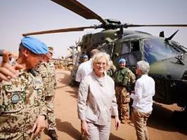 Es mangelt an Hubschraubern: Lambrecht erwägt Bundeswehr-Abzug aus Mali
