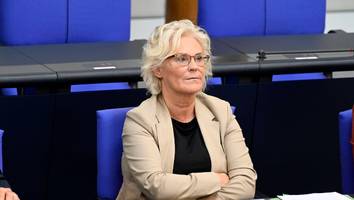 Bundestag im Liveticker - Verteidigungsministerin Lambrecht stellt sich den Fragen der Abgeordneten