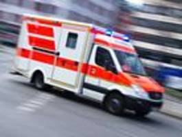 lastwagen stößt mit straßenbahn zusammen – acht verletzte