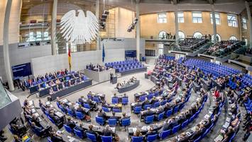 Liveticker  - Horrende Preise! Jetzt diskutiert der Bundestag über die „Teuer-Spirale“