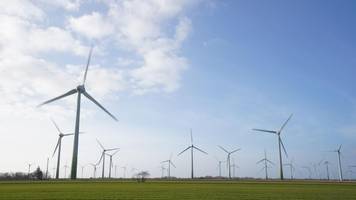 Stromversorger für 2000 neue Windräder und mehr Photovoltaik