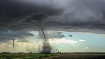 Bei einem Tornado richtig verhalten: sieben Regeln