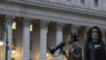 Nach Urteil des Supreme Court: Bundesstaat New York will Recht auf Abtreibung in Verfassung verankern
