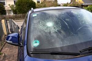 Vorsicht Autofahrer: Die Serie von Steinwürfen auf die B17 geht weiter