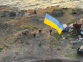 Russland fliegt neue Angriffe: Ukraine hisst Landesflagge auf Schlangeninsel