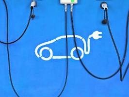 E-Autos als Energiespeicher?: Die hätten eine Kapazität von 100 Atomkraftwerken