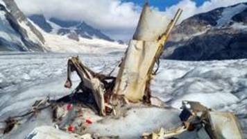 Schmelzender Gletscher gibt nach 54 Jahren Flugzeugwrack frei