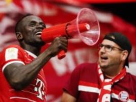 Bundesliga: Vorhang auf fürs rote Tanztheater
