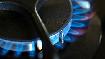 Bestehende Verträge für Privathaushalte: Gasversorger hebeln teilweise Preisgarantien aus – dürfen die das?
