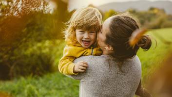 Sicher aufwachsen - Der Bindungsschlüssel: Was Eltern richtig machen müssen, damit ihr Kind glücklich wird